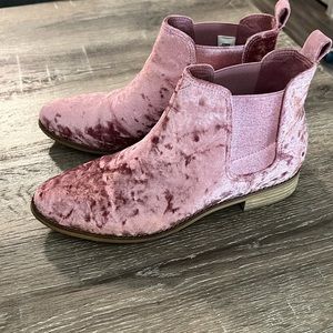 Tom’s Pink Velvet Ankle Bootie Womens US Size 11
